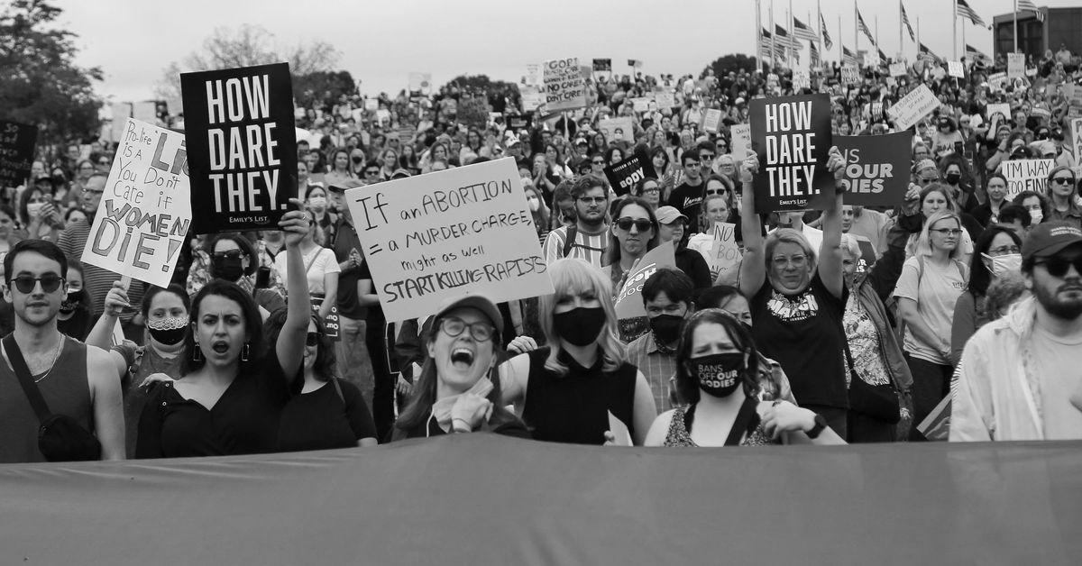 Thousands in U.S. march under ‘Ban Off Our Bodies’ banner for abortion rights