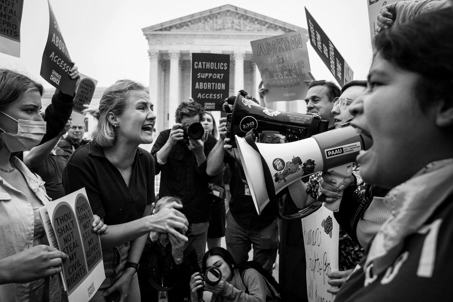 Crowds protest at Supreme {Court|Courtroom|Court docket} after leak of Roe opinion draft